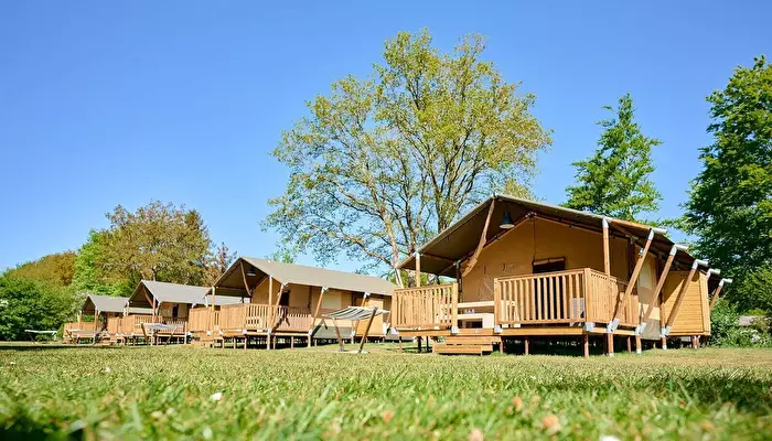 Camping De Bronzen Emmer.