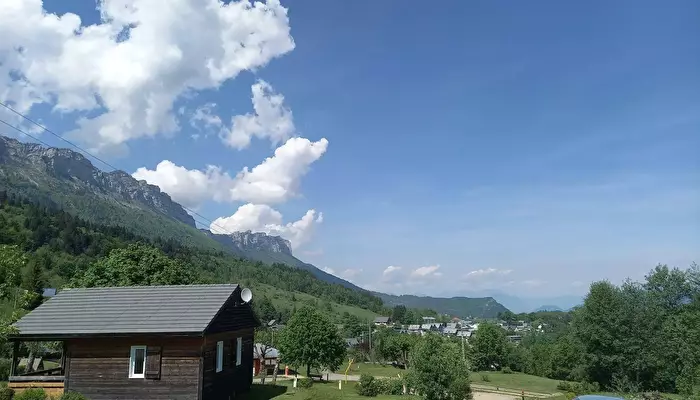 Camping Des Petites Roches - Onlycamp.