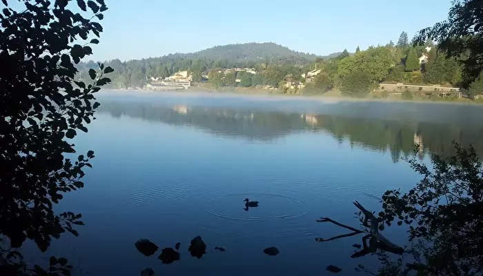 Camping Du Lac D'aydat.