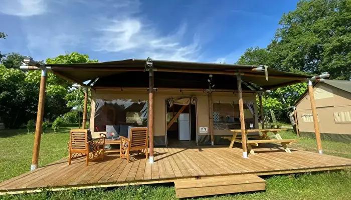 Camping Fontaine Du Roc.