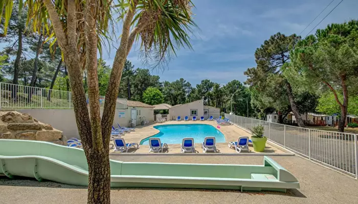 Camping La Pinède en Provence.