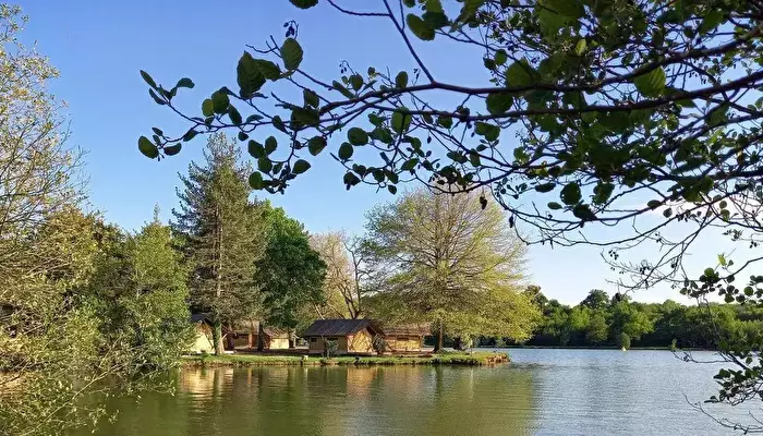 Camping Lac de l'Uby - Huttopia.