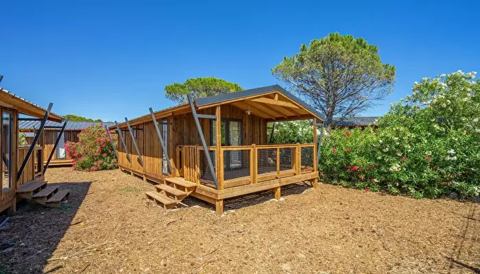 Camping Le Soleil des Bastides.