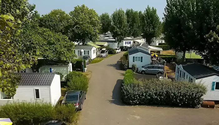 Camping Les Aventuriers De La Calypso - Apv.