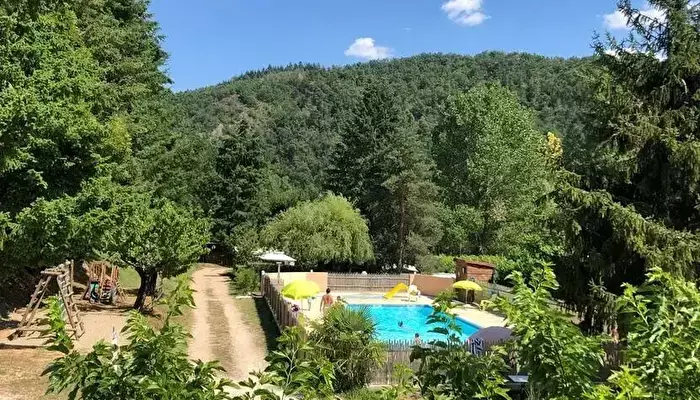 Camping Les Berges Du Doux.