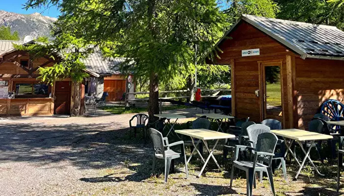 Camping Les Mélèzes - Onlycamp.