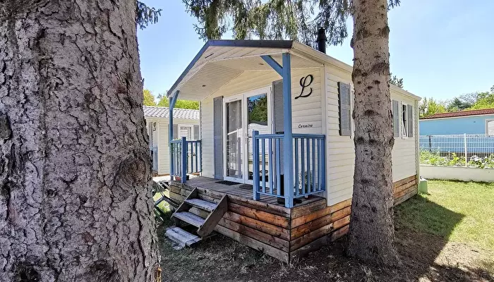 Camping Les Plages de L'Ain.