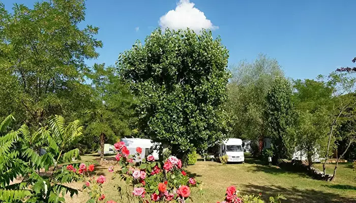 Camping l'Orée du Lac.