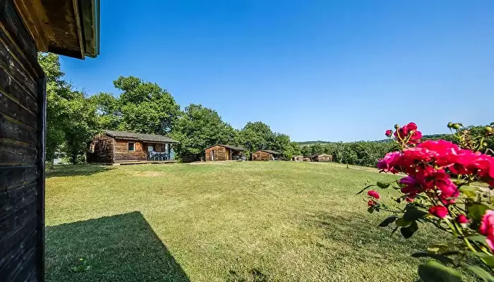 Camping Pays de Cordes sur Ciel - Huttopia.