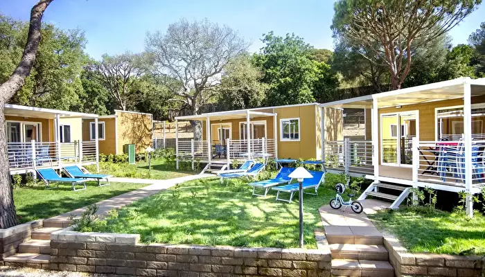 Camping Village Baia Azzurra.