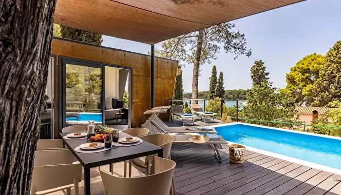 Porton Nature Hideouts.