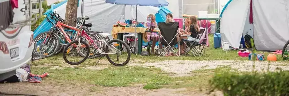 Stellplatz Aranypart Camping & Apartments