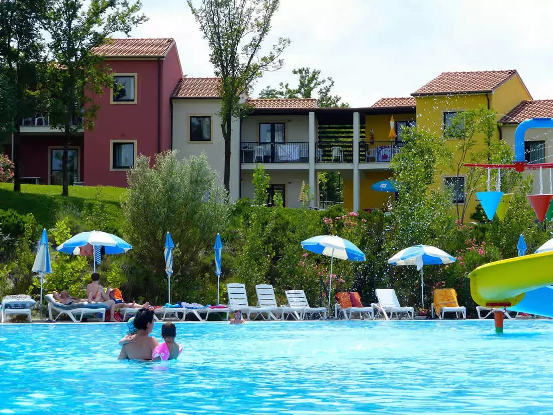 Piscina Belvedere Village