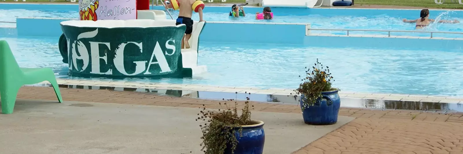 Swimming pool Björkbackens Stugby i Vimmerby