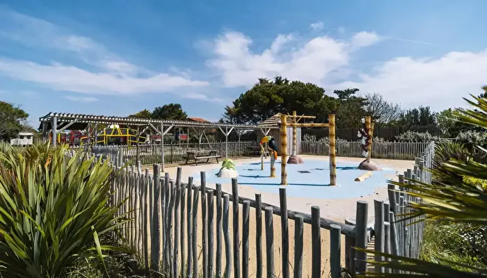 Camping à la Corniche.