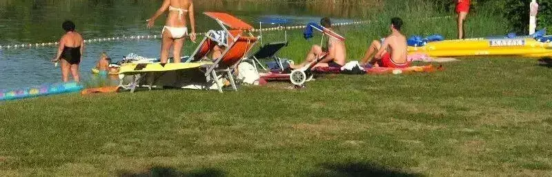 Nuotare nel lago o nello stagno Camping Au Clair Ruisseau