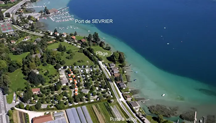 Camping Au Coeur Du Lac
