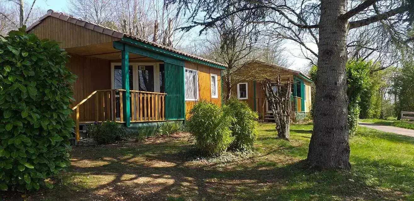 Chalet-Bungalow-Huisje Camping Au P'tit Bonheur