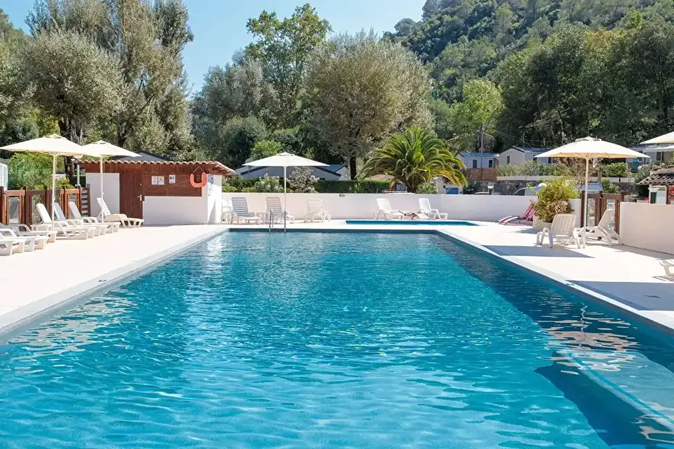Camping Au Vallon Rouge