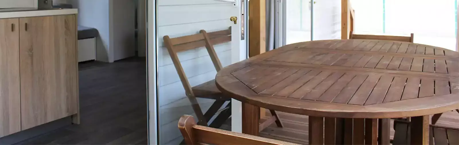 Interior cottage-bungalow Camping Aurora