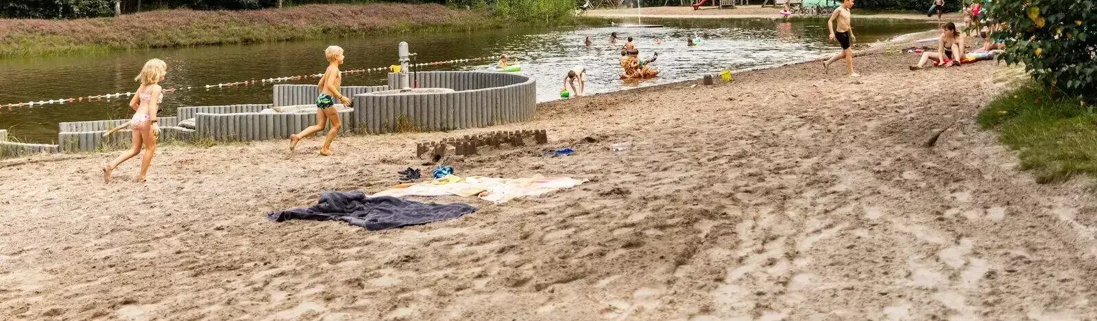 Nuotare nel lago o nello stagno Camping Baalse Hei