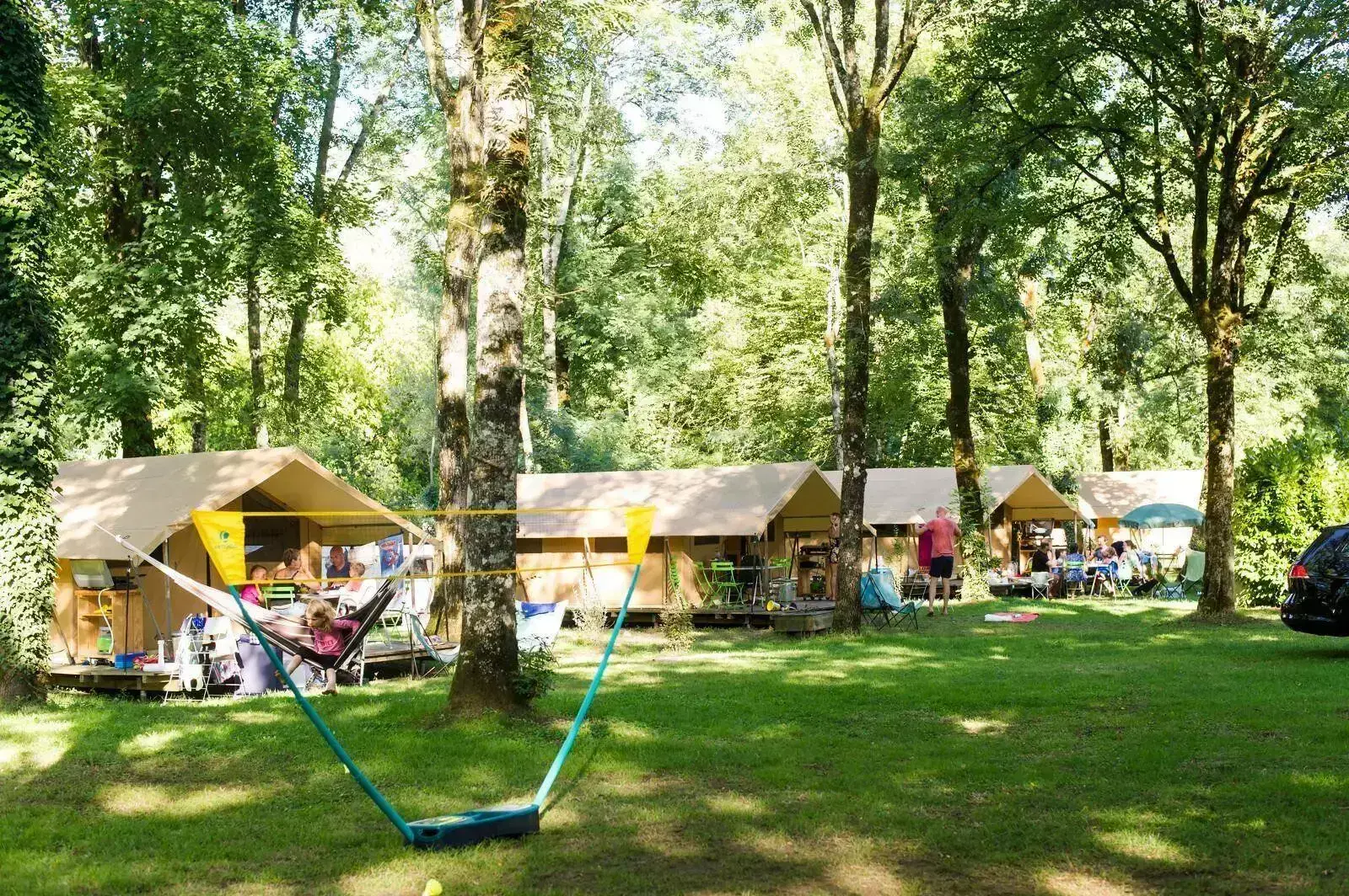 Glamping Camping Beaulieu sur Dordogne - Huttopia