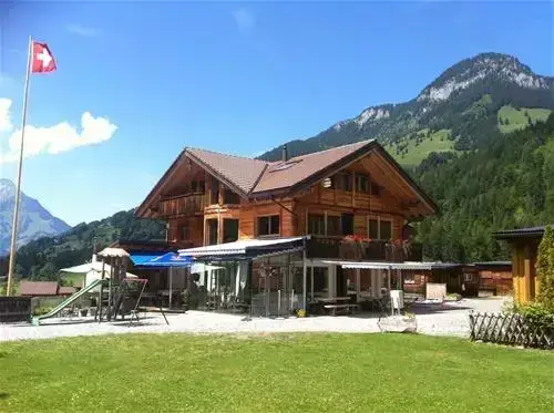 Chalet-Bungalow Camping Blüemlisalp