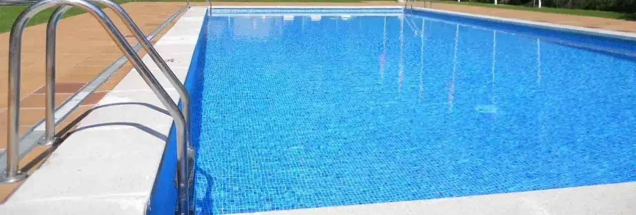 Piscina Camping Borda Ansalonga