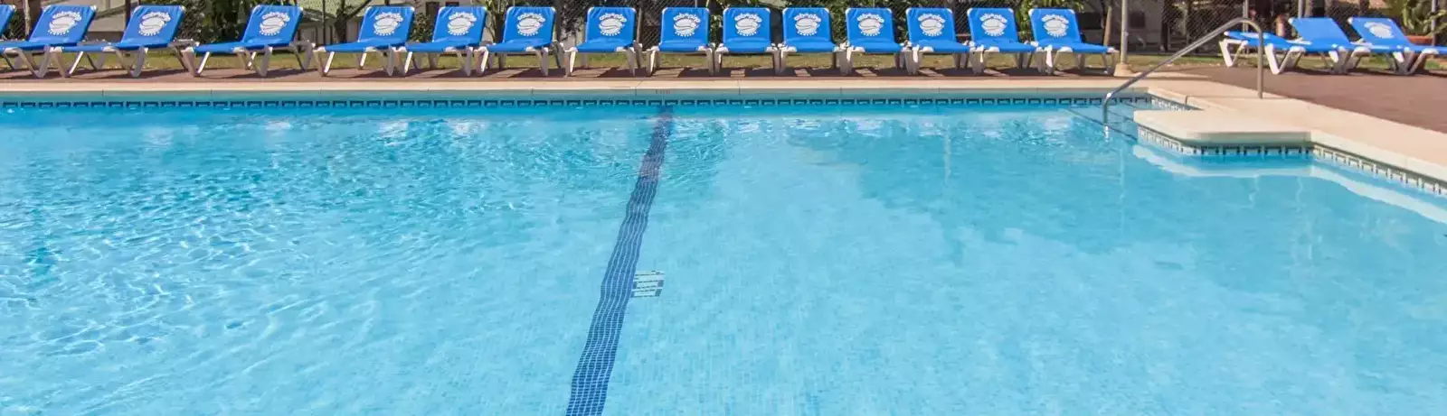 Piscina Camping Cabopino