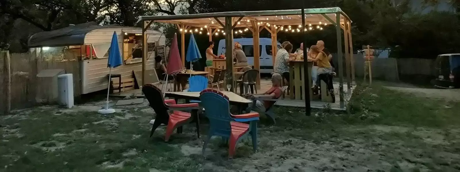 Cafe-Bar-Restaurant Camping Canopée