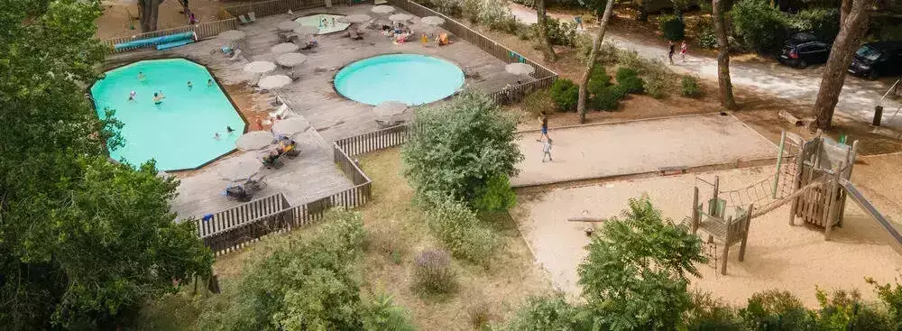 Piscina Camping Chardons Bleus - Huttopia