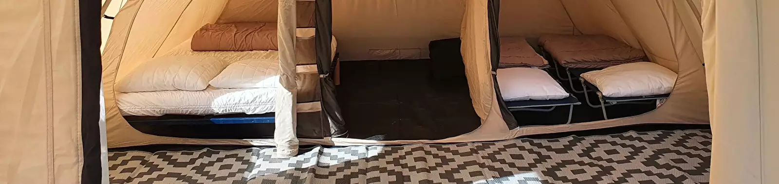 Interno tenda Camping Chateau De Martragny