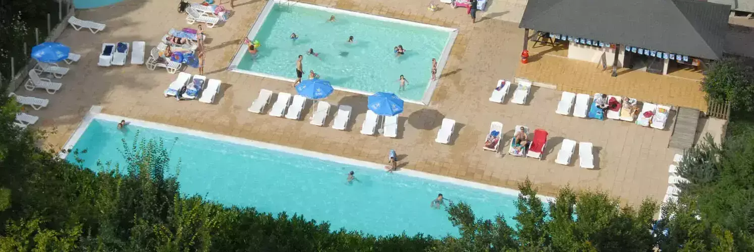 Piscina Camping Château Le Verdoyer