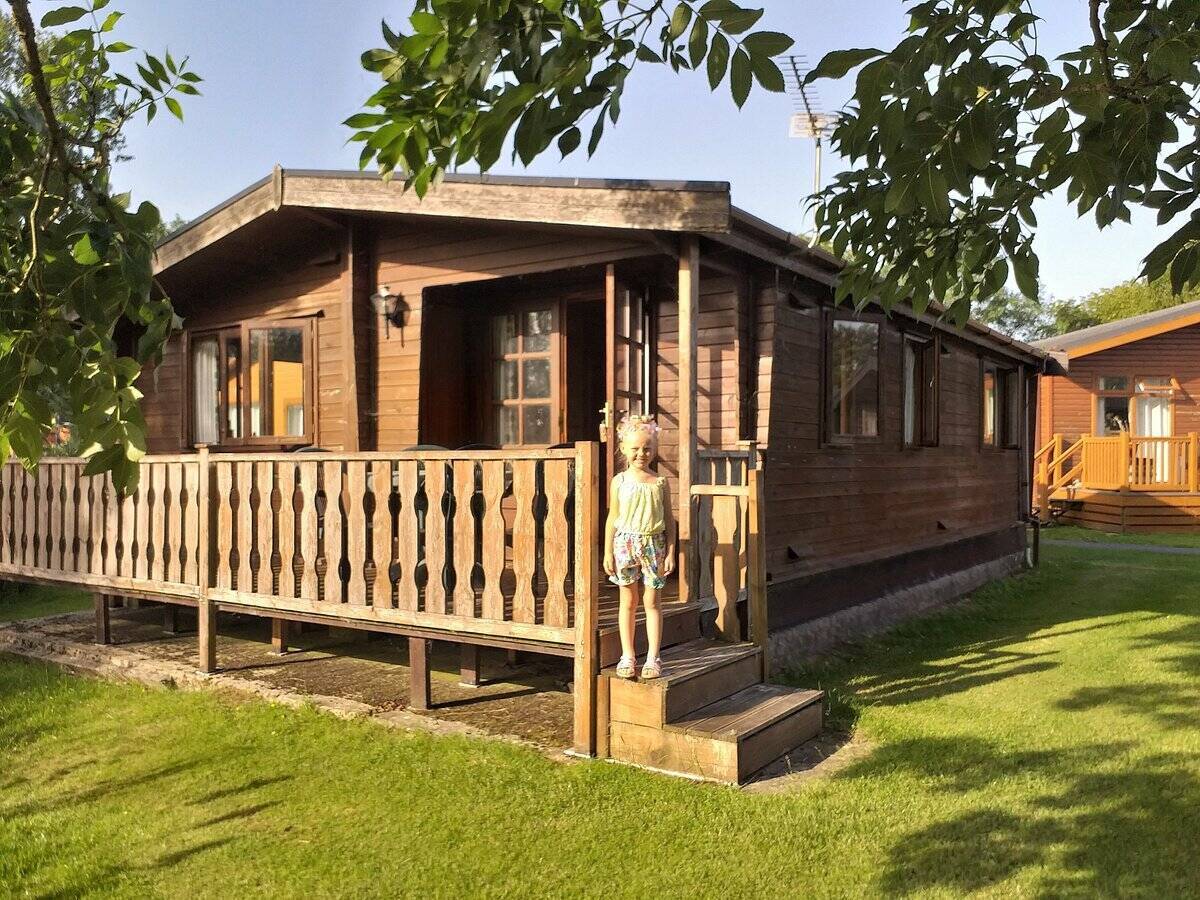 Camping Cotswold Hoburne in Cirencester, UK (2023) Book your camping on