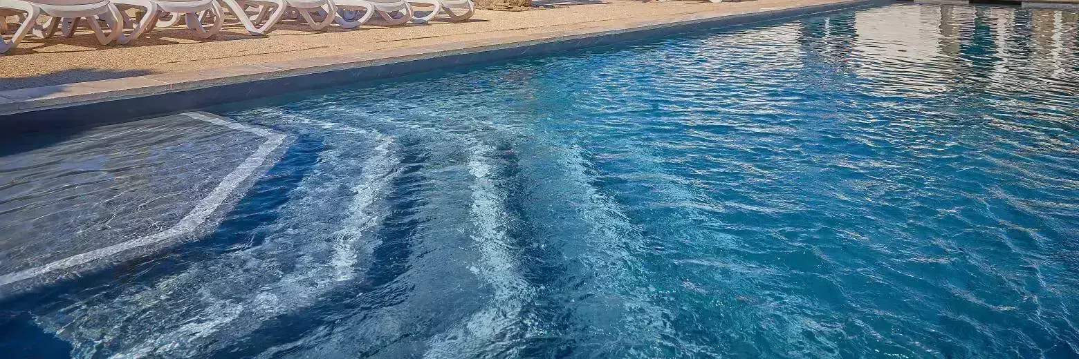 Piscina Camping Crin Blanc
