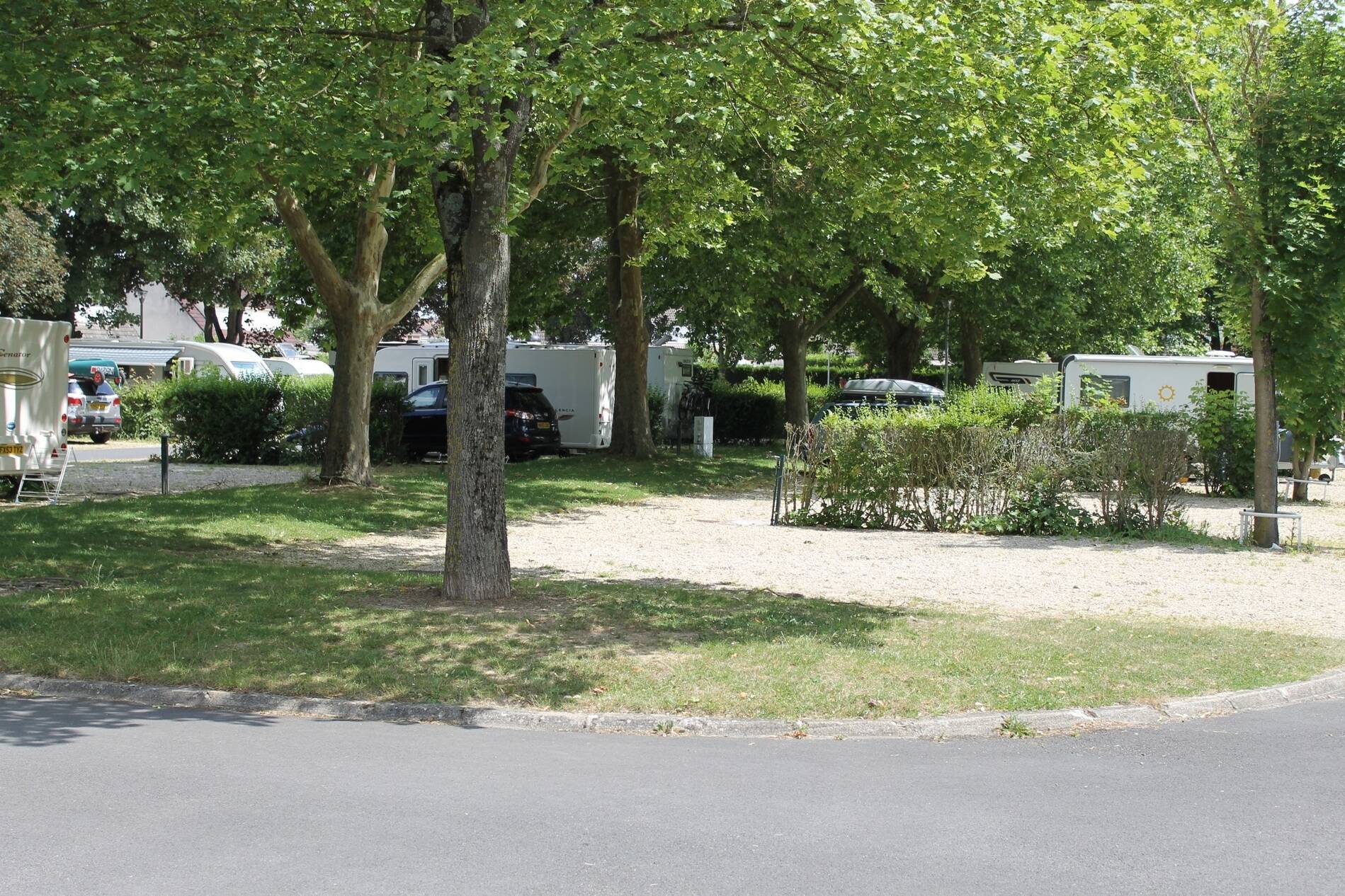 Camping De Chalons En Champagne Aquadis Loisirs Avis Camping De Chalons En Champagne - Aquadis, Châlons-en-Champagne, France  (2023) | JetCamp.com