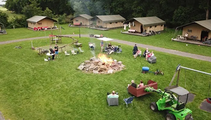 Camping de Geele Bosch - Farmcamps.