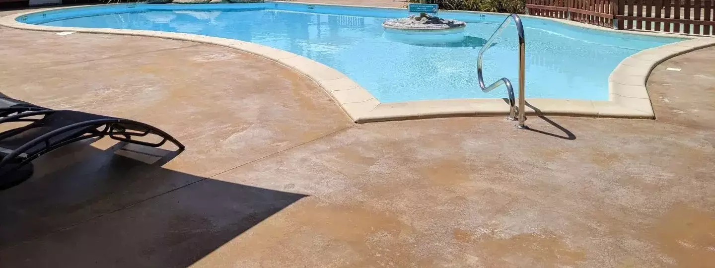 Swimming pool Camping de Keralouet