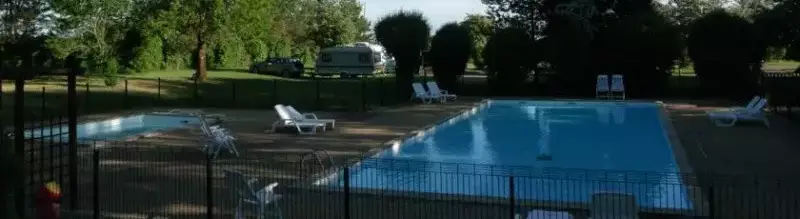 Piscina Camping De La Croix D'arles