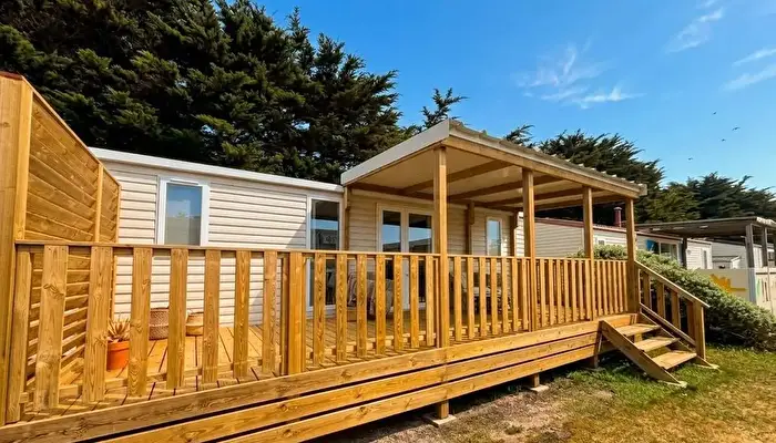 Camping De La Falaise