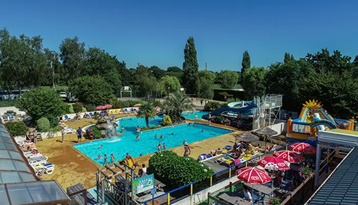 Camping De La Piscine.