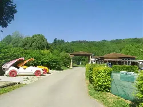 Cottage-Holiday Home Camping de la Vallée de l’Ain