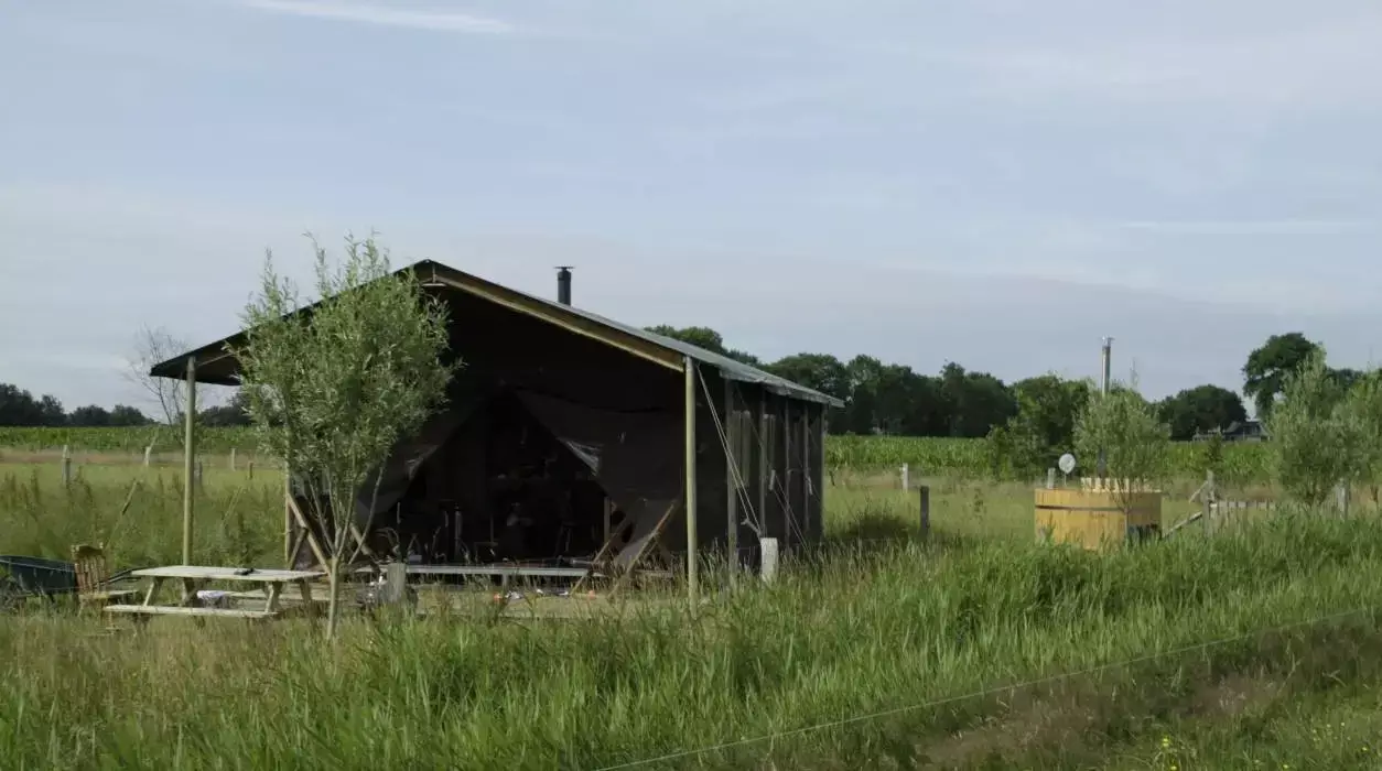 Tienda Safari Camping De Landhoeve - Boerenbed