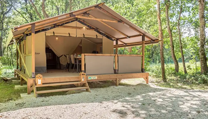 Camping de l'Etang des Forges.