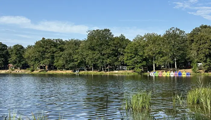 Camping de l'Étang du Merle.
