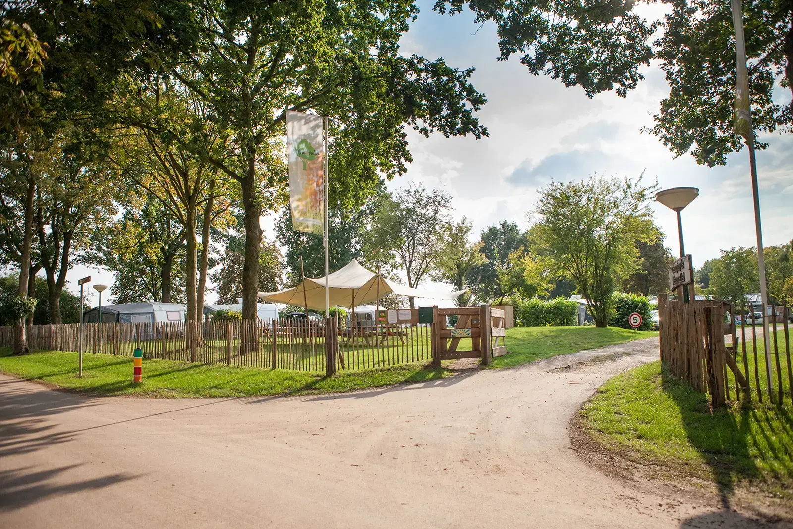 Camping de Maasvallei in Oeffelt, Niederlande (2026) | Buchen Sie Ihren  Campingplatz auf JetCamp.com