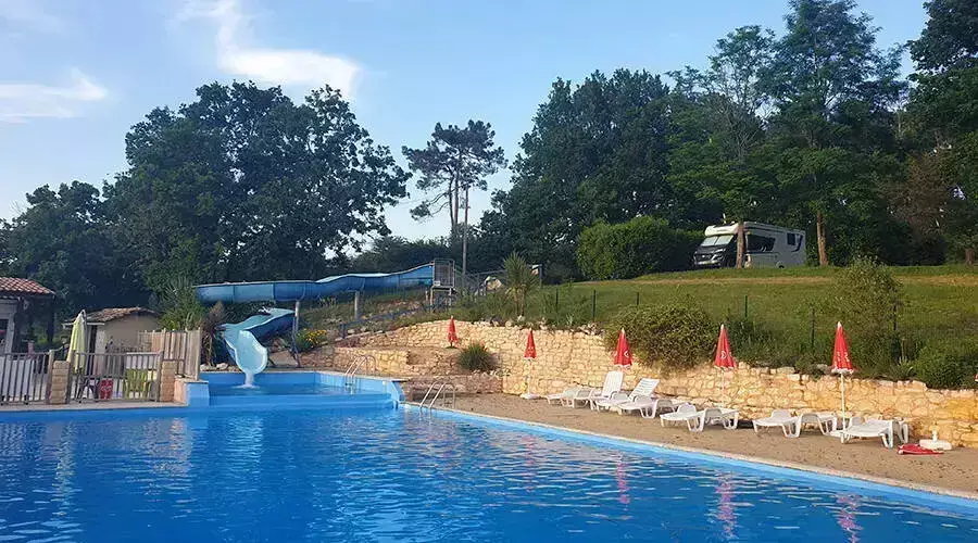 Piscina Camping des Bastides