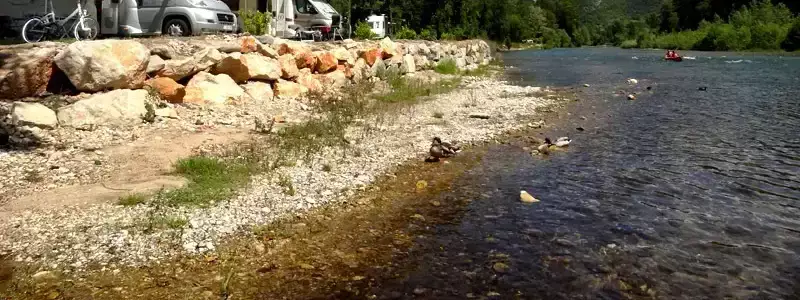 Nuotare nel fiume Camping des Bords du Tarn