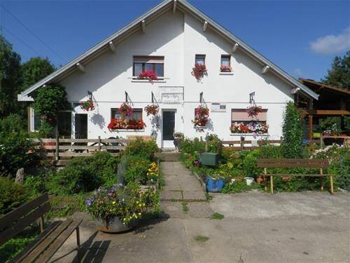 Camping La Tuilerie à Châtel-sur-Moselle Camping La Tuilerie à Châtel-sur-Moselle