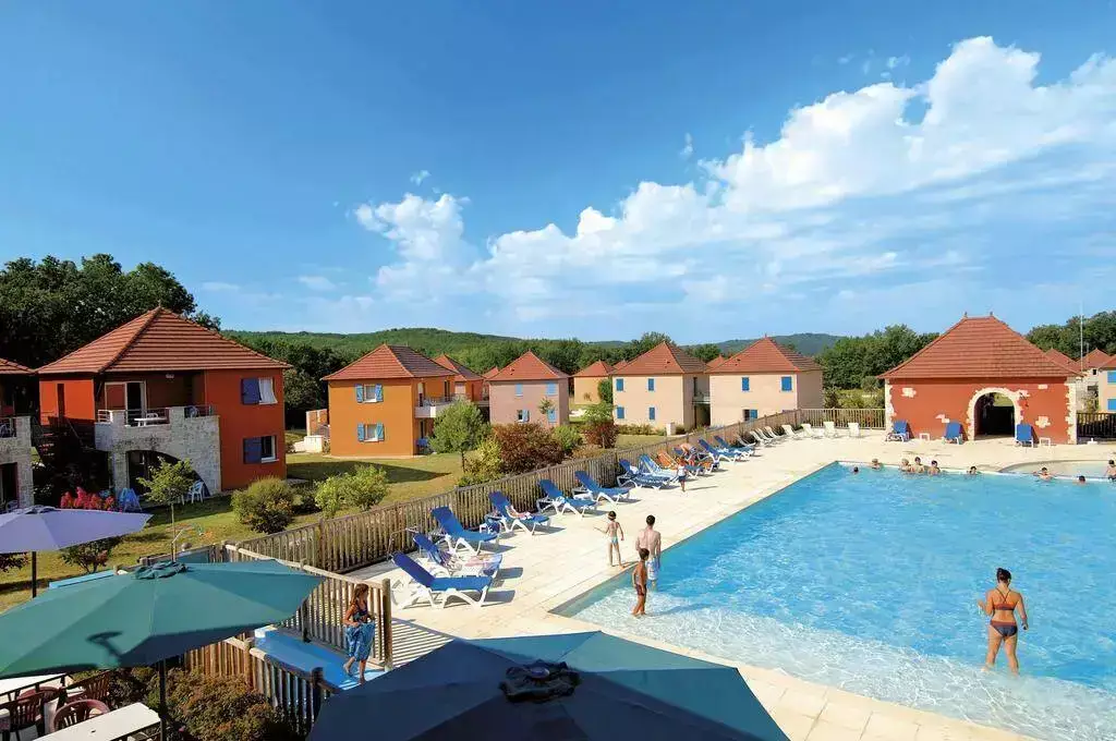 Piscina Camping Domaine de Claire Rive